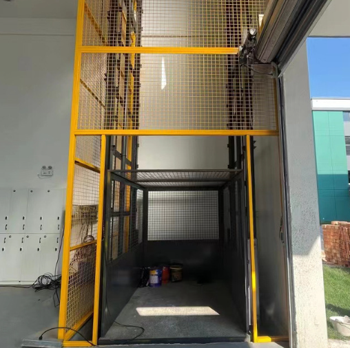 宜黄导轨式升降机助力物流园破解运输难题